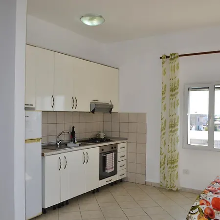 Διαμέρισμα Pothos' House *